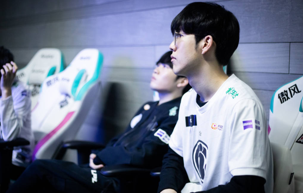 在文化上也 在文化上也